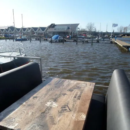Ботель De Meerparel Havenlodge Uitgeest